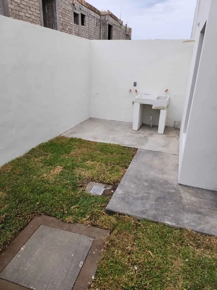 Casa de 3 recámaras y jardín en Ciudad de Villa de Álvarez, fotografía 3
